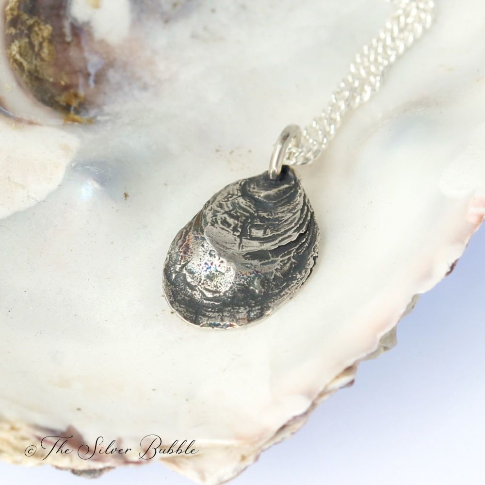 Oyster Shell Necklace (small)