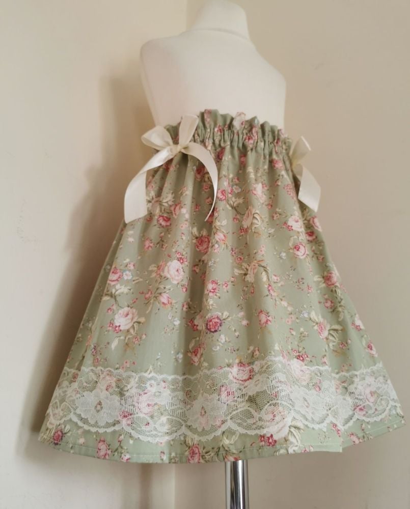 ELEGANT FLORAL LACEY SKIRT - ANTIQUE SAGE