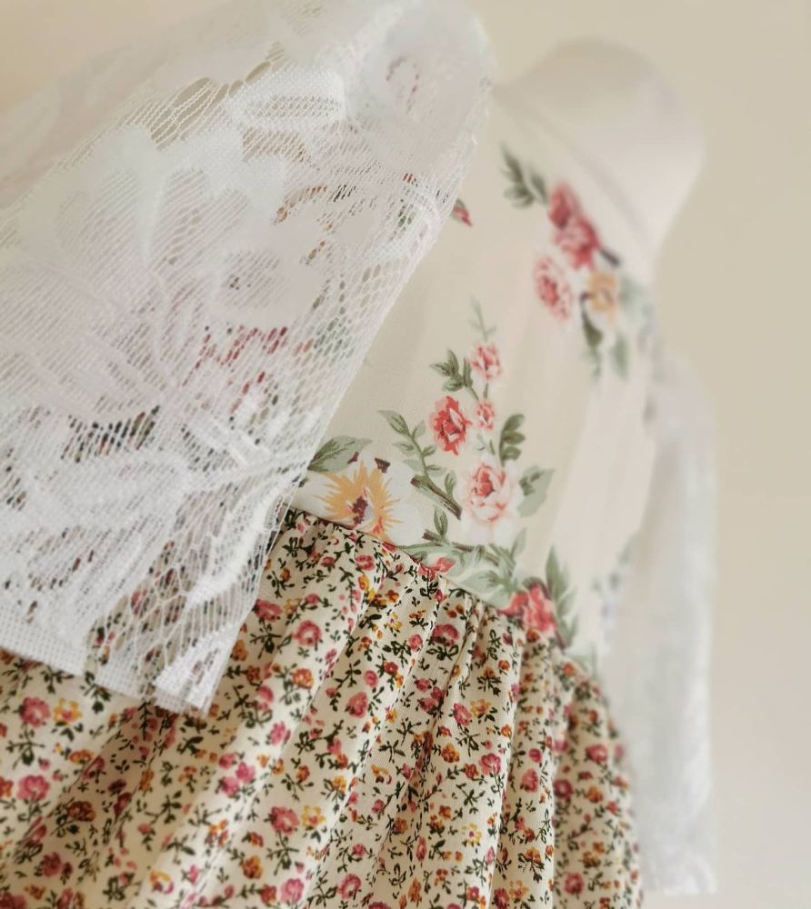 2/3YEARS -VINTAGE ROSE BUD LACE SLEEVE ANGELIQUE DRESS