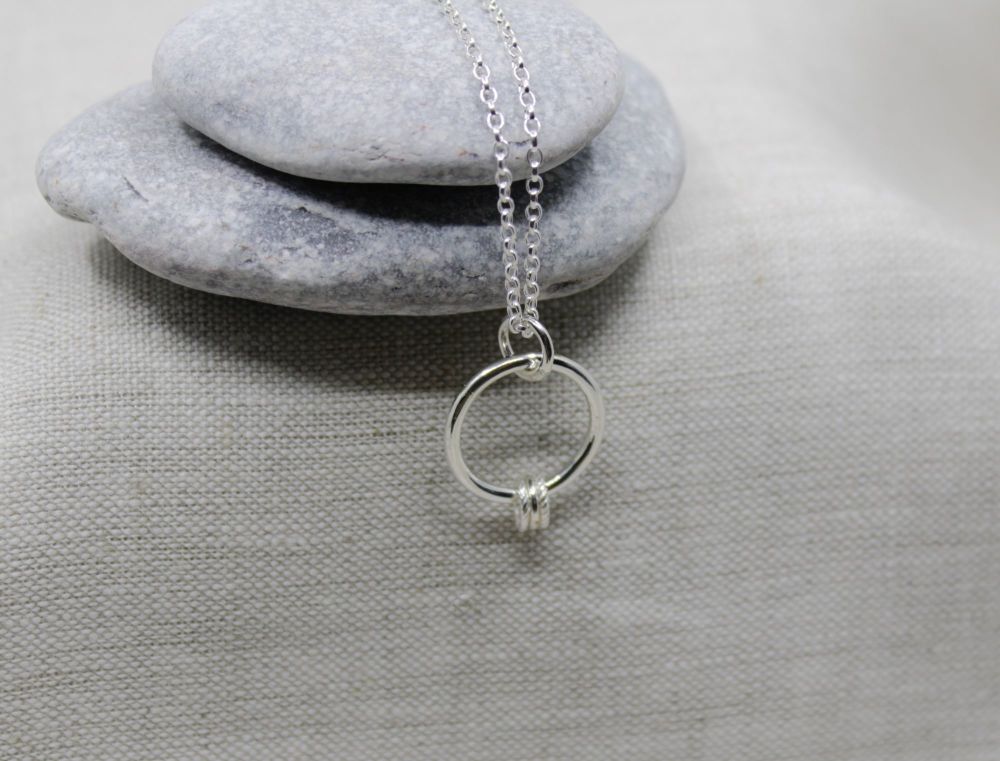 Sterling silver three fancy and plain rings fidget necklace