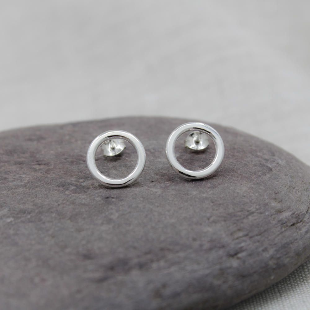 Sterling silver plain finished circle studs.