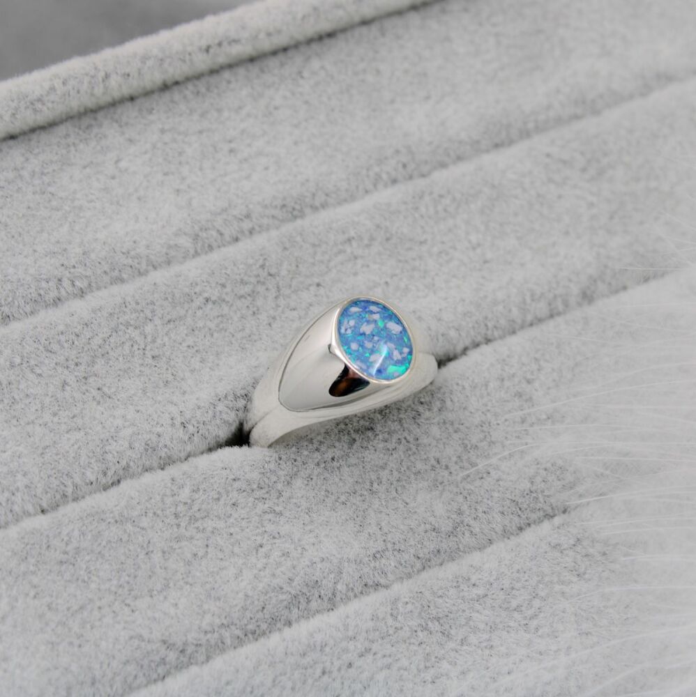 Men's memorial oval signet ring