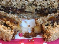 Apple And Date Oat Bar