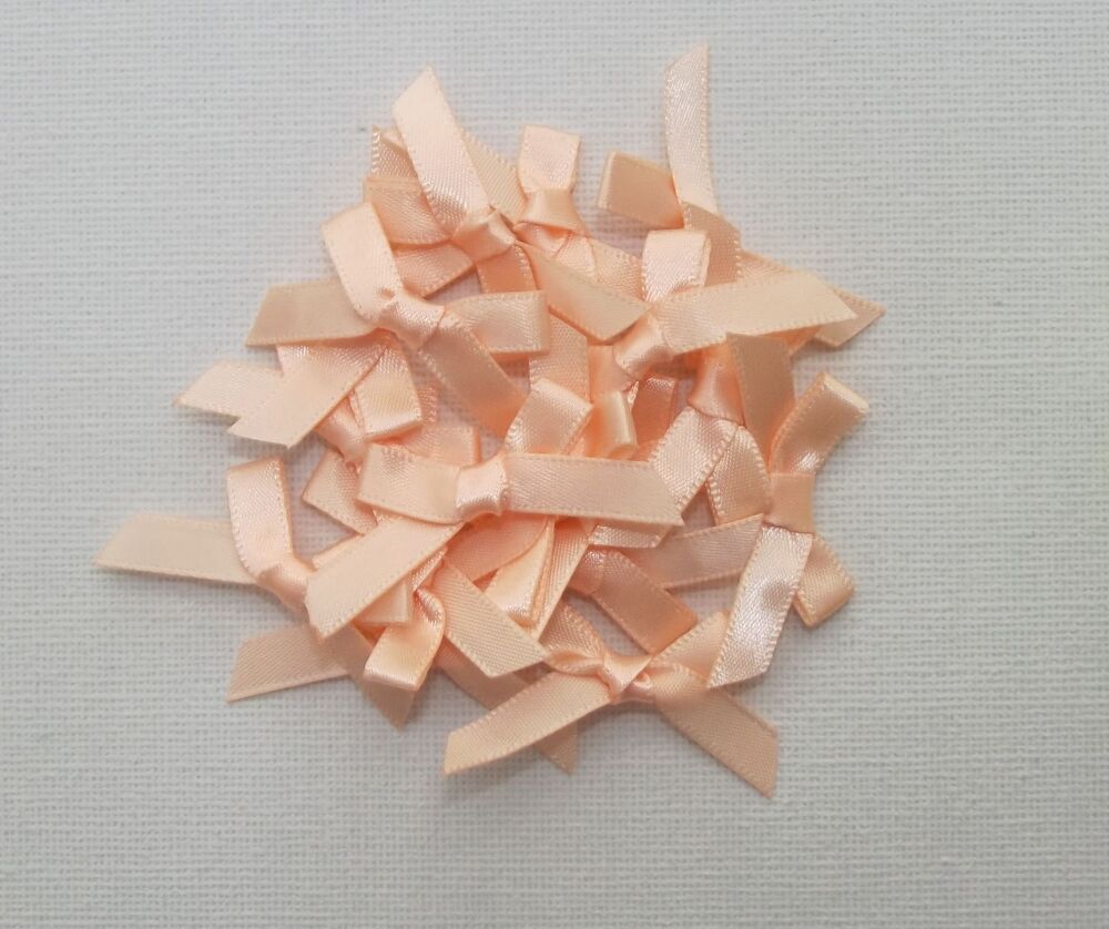 Satin Bows 7mm Plain Colour Packs of 20, 50 or 100 - Peach