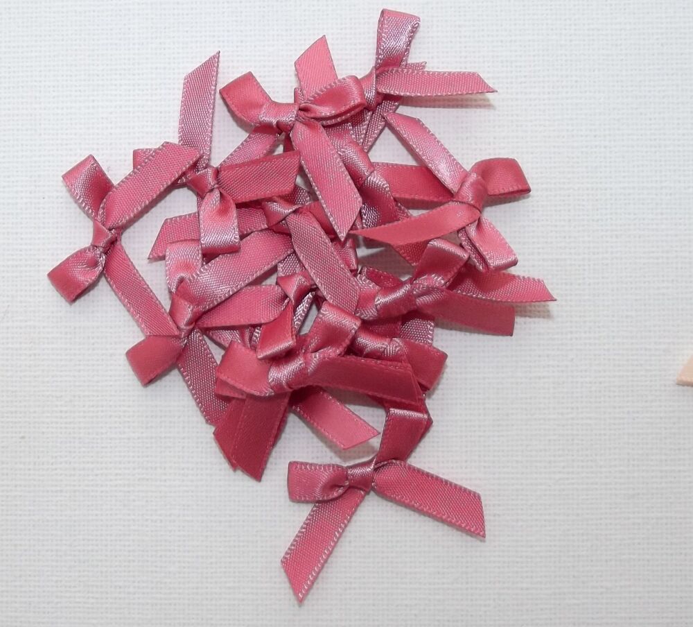 Satin Bows 7mm Plain Colour Packs of 20, 50 or 100 - Dusky Pink