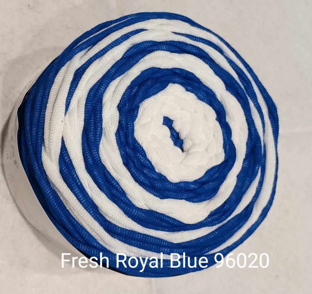 Bernat Outdoor Maker Stripe 250g Fresh Royal Blue 96020