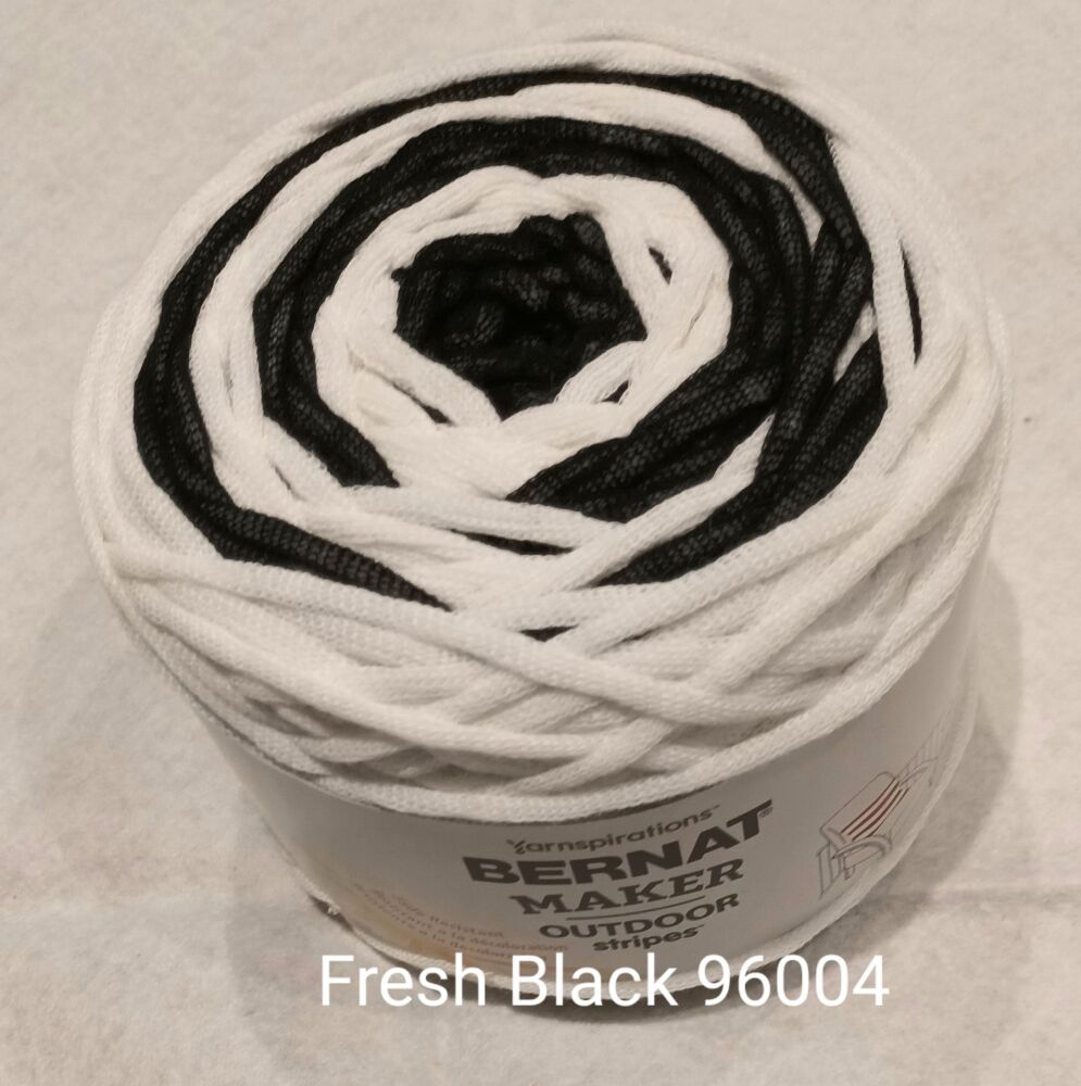 Bernat Outdoor Maker Stripes 250g Fresh Black 96004