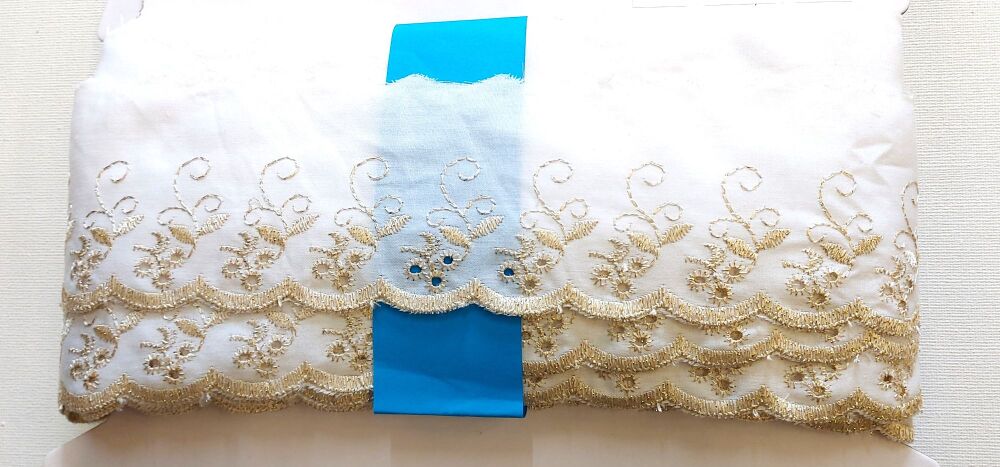 Broderie Anglaise Flat Scalloped Trim 75mm Wide White with Gold