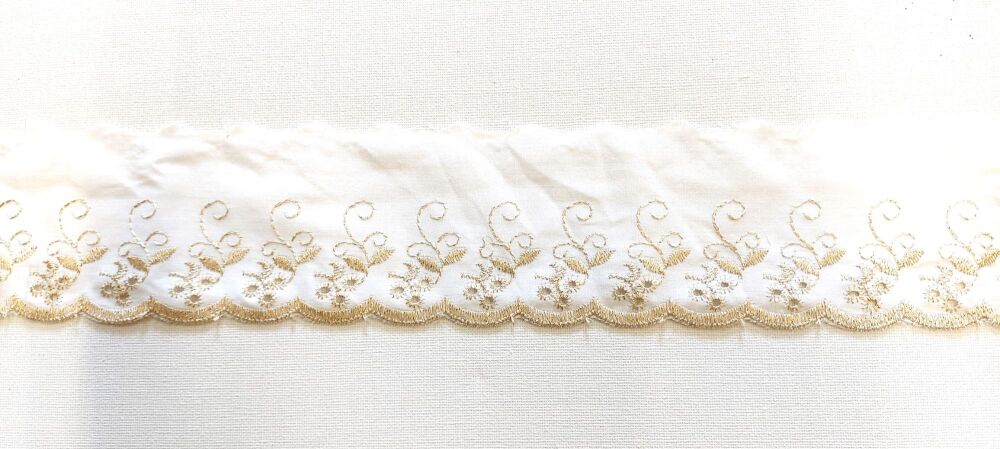 Broderie Anglaise Flat Scalloped Trim 75mm Wide White with Gold