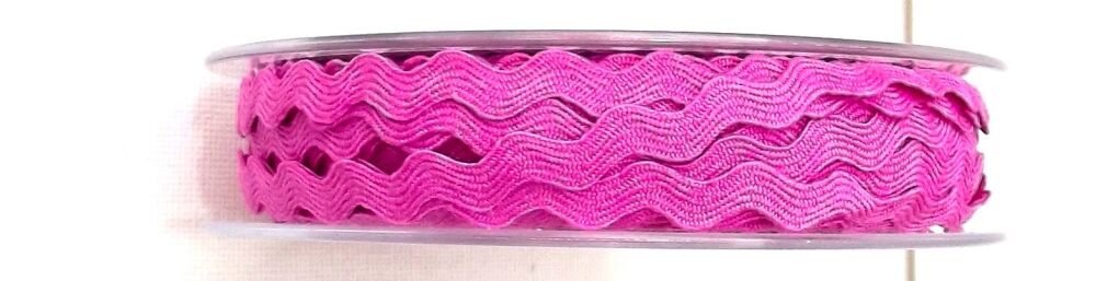 Ric Rac Ribbon Trim 6mm  Wide 2m Length Rose Pink