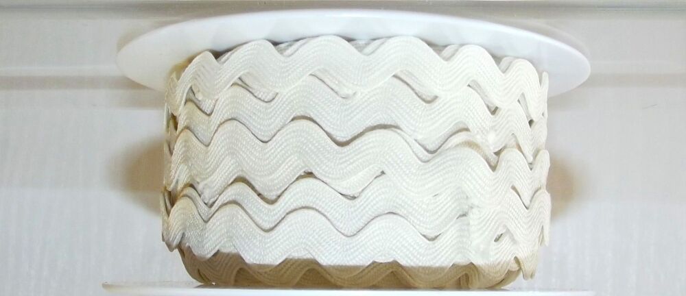 Ric Rac Ribbon Trim 12mm Wide Off White