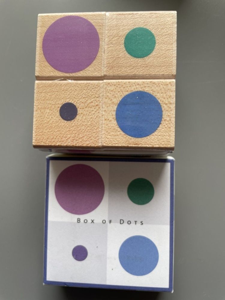 LL890 Box of Dots