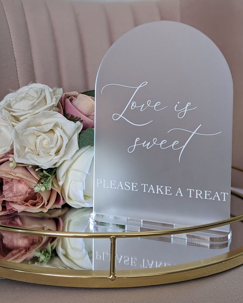 A5 Arch 'Love is sweet' Sign