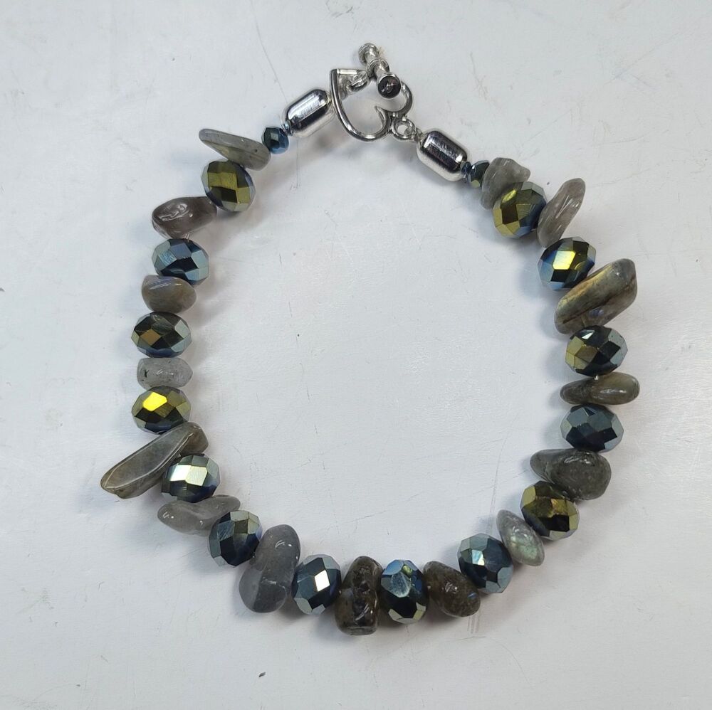 Labradorite Bracelet. Single Strand.