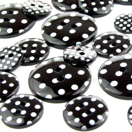 Round Spotty Buttons Size 20 - Black & White