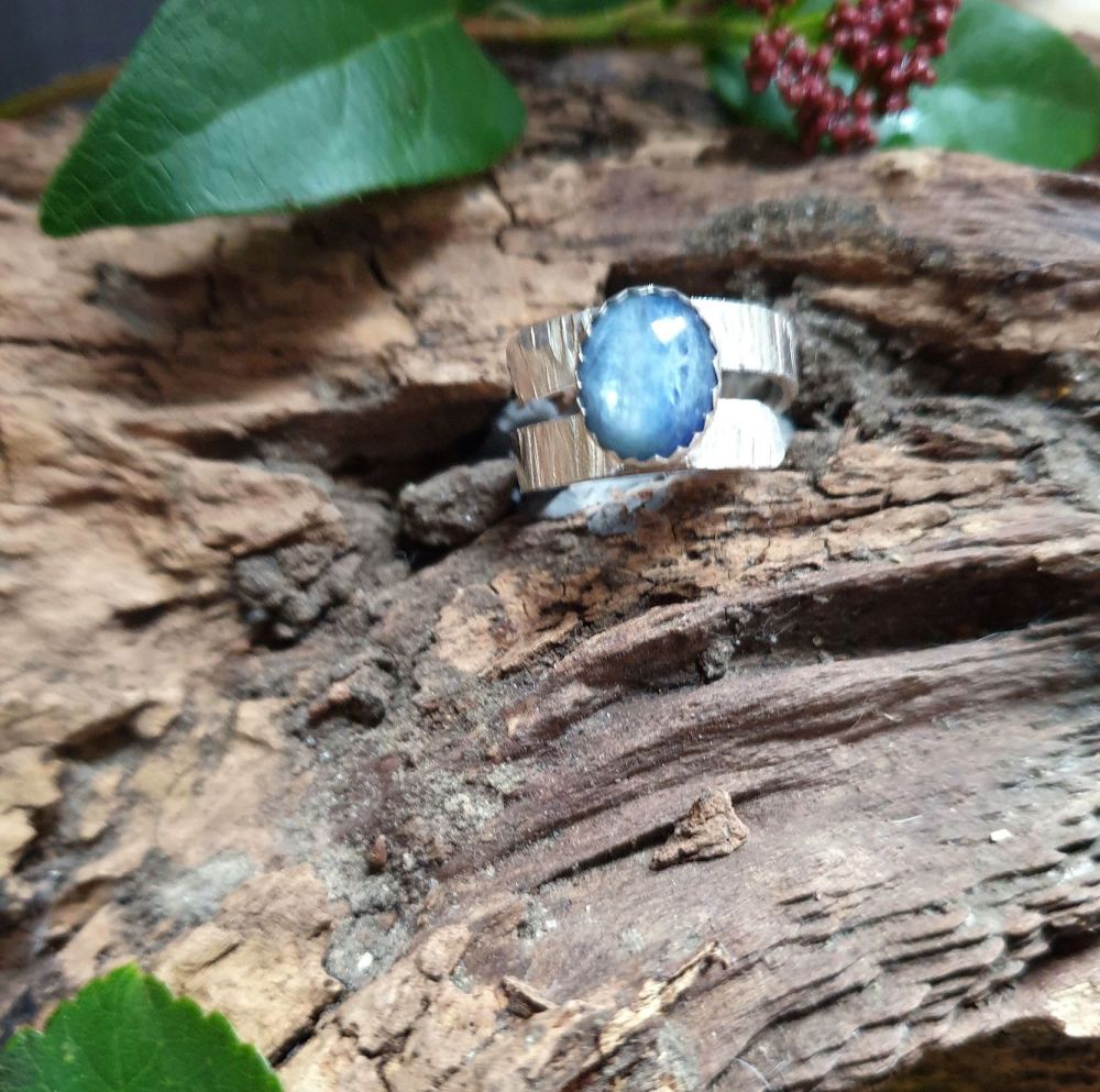 Sterling Silver & Kyanite Textured Crossover Ring Size  N