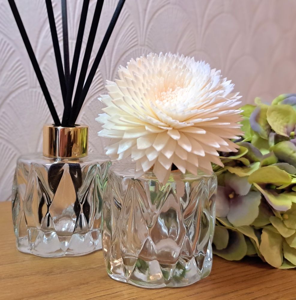 REED DIFFUSERS & REFILLS