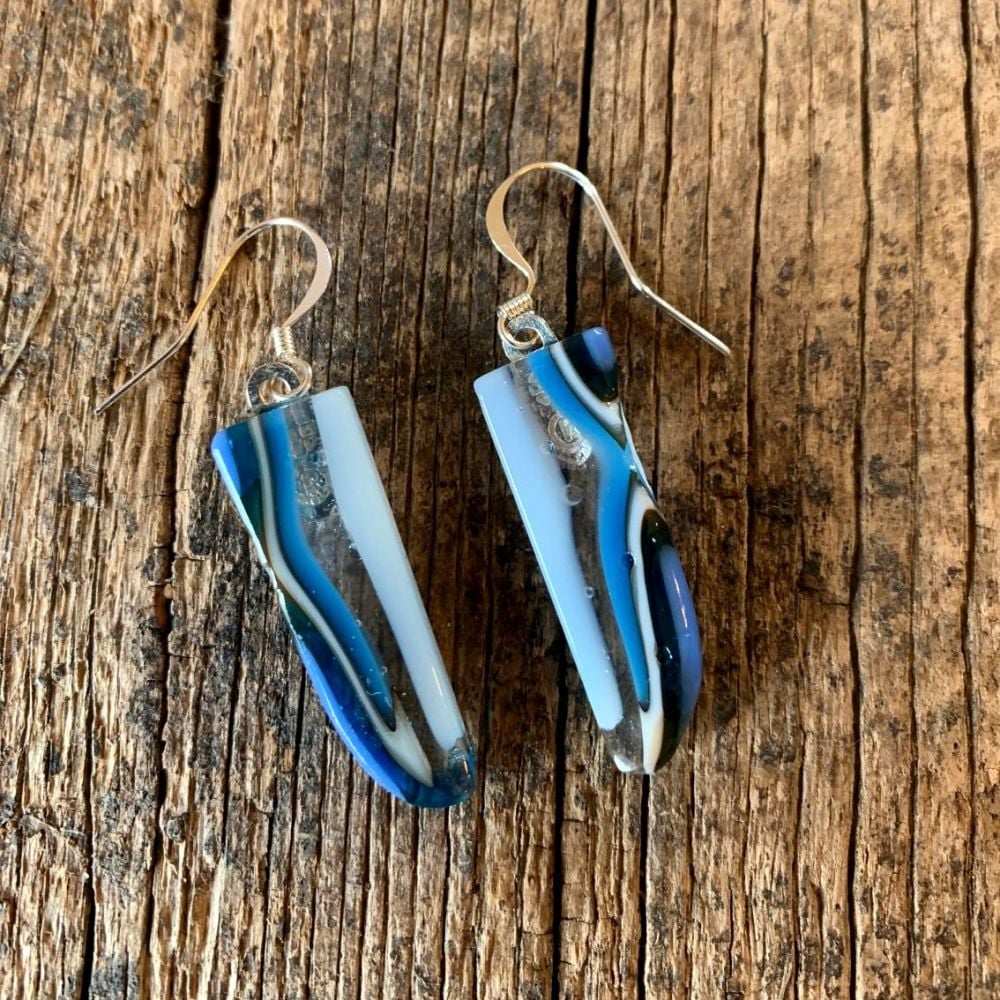 'Blue and White Scallop' Wing earrings -  "Festons Bleus" Boucles D'oreilles
