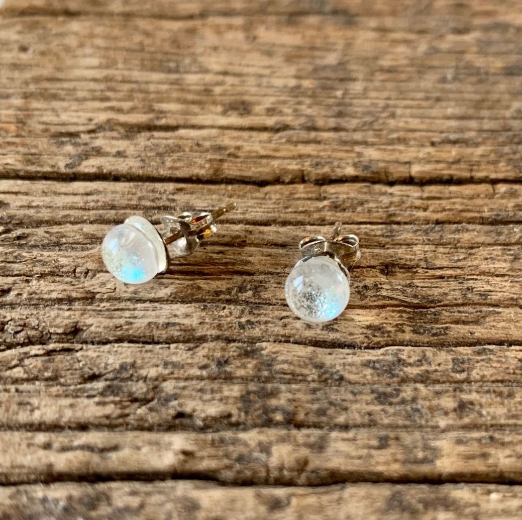 'Tiny Dot' glass earring studs, "Gouttes de rosée"
