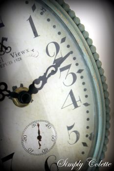 Mint Vintage Style Mantle Clock