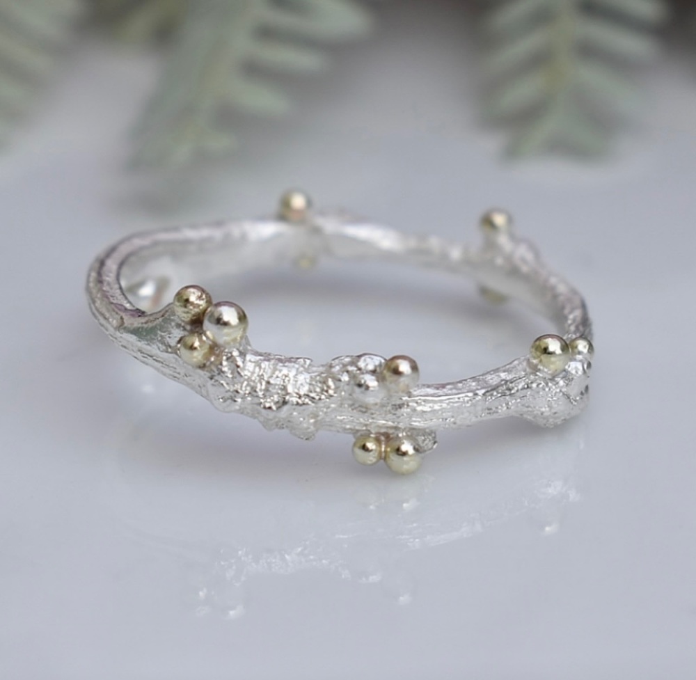 Elven Twig Ring with Gold Berries - UK size N