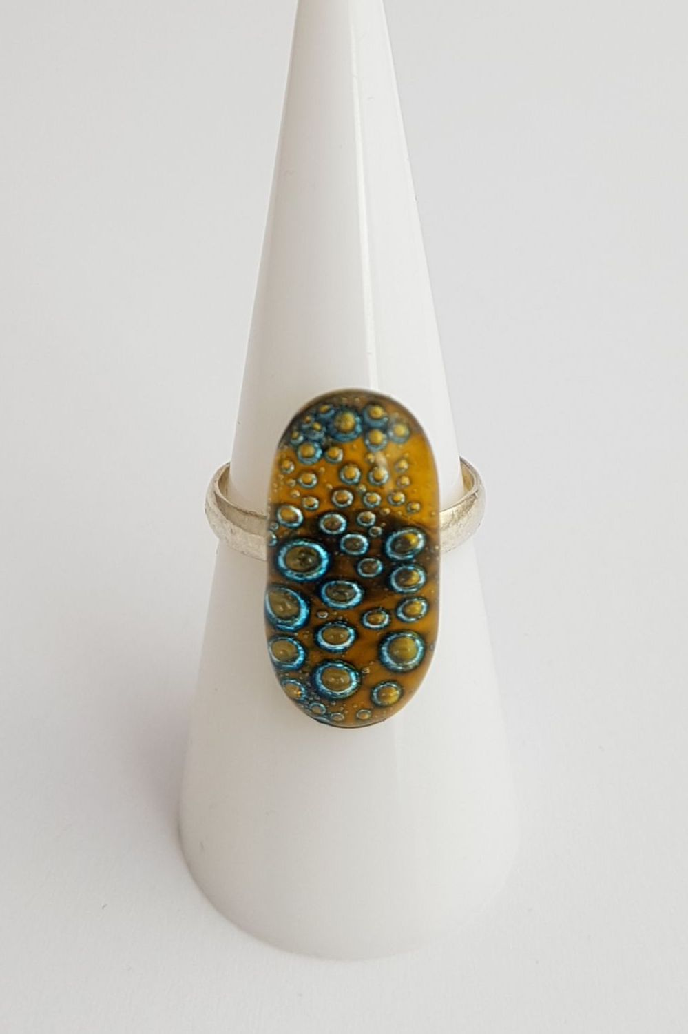 Amber yellow bubbles ring