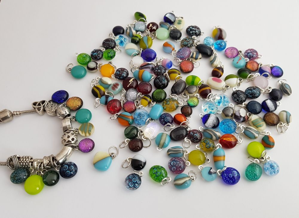 <!-- 009 -->Other accessories