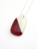 Semaphore pendant in garnet red and vanilla