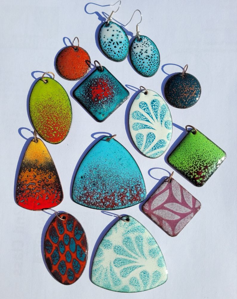 <!-- 007 -->Enamelled copper