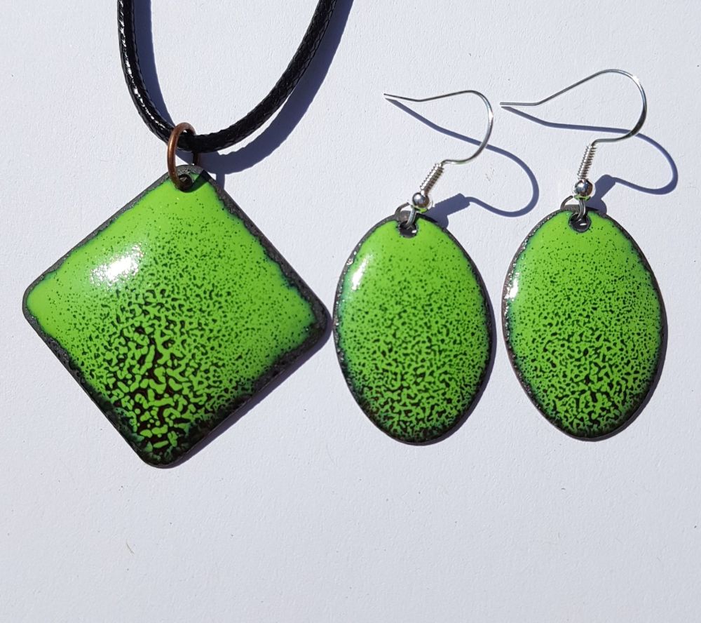 Lime green and black speckled earrings and pendant set