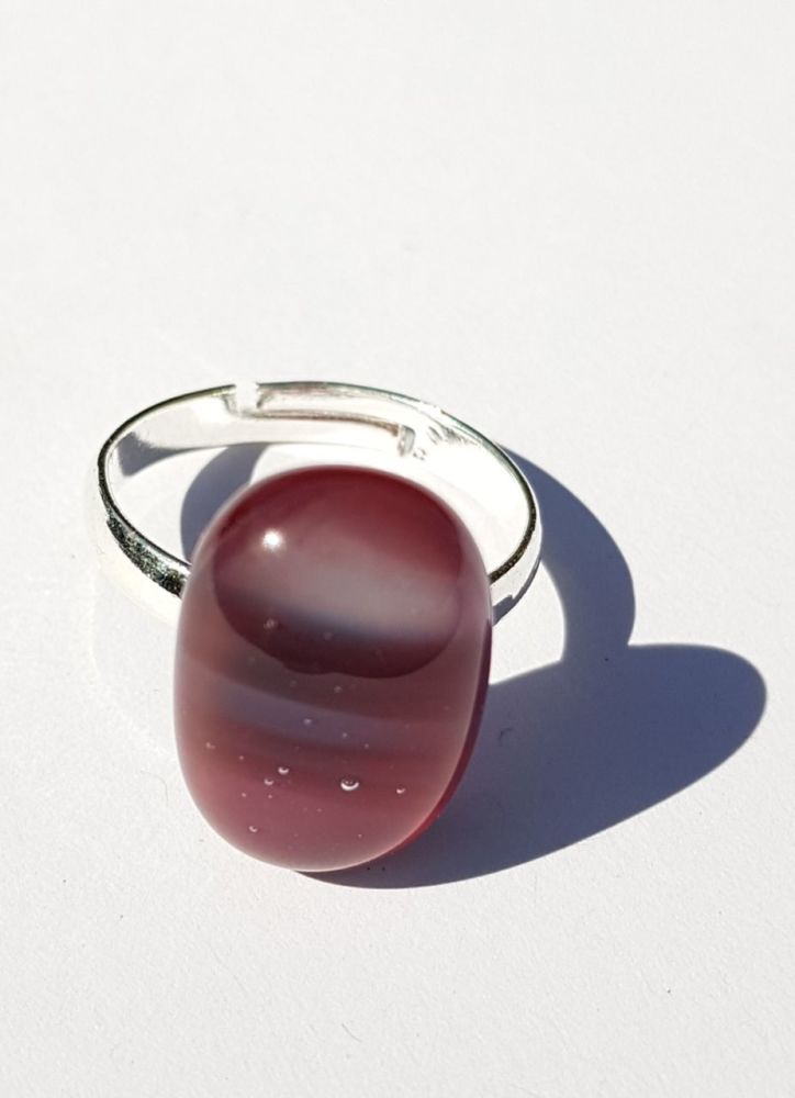 Swirly damson plum pink glass ring