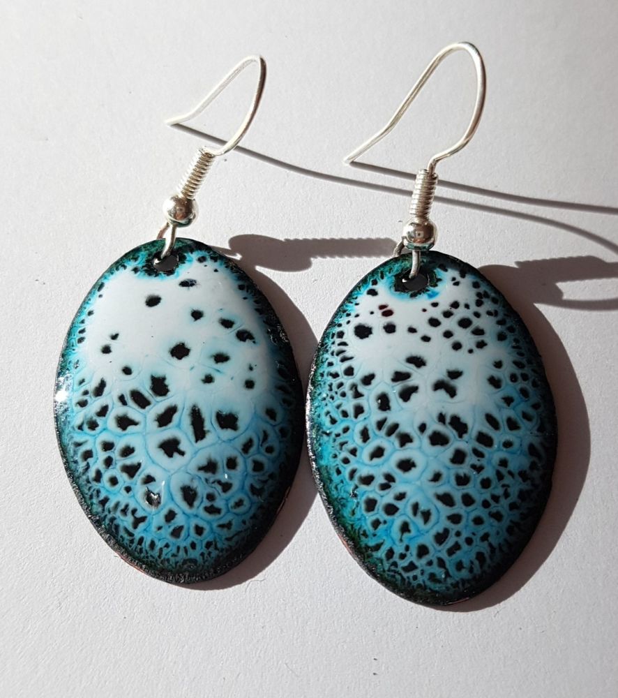 Turquoise, white and black fluid pattern earrings