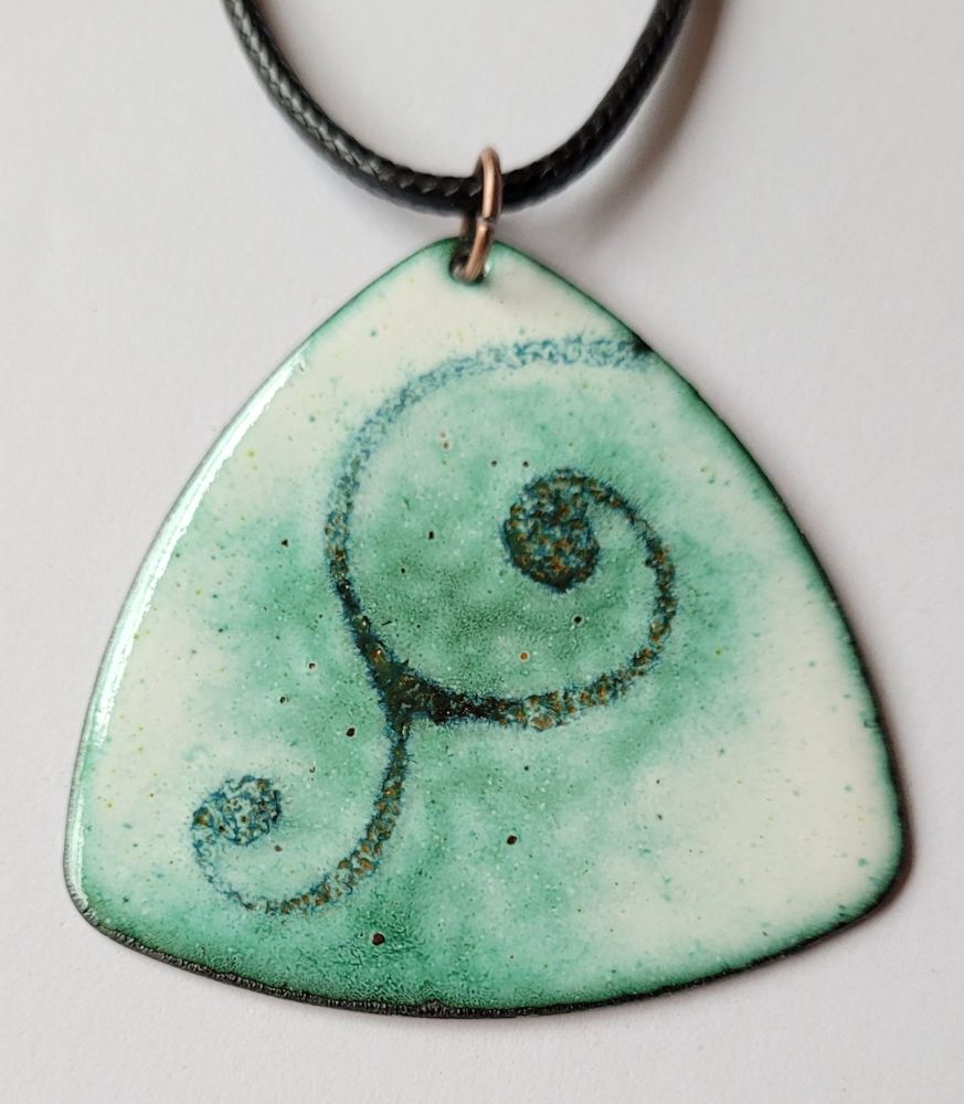 Jade swirl on white enamelled necklace