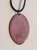 Mauve and pink speckles oval necklace
