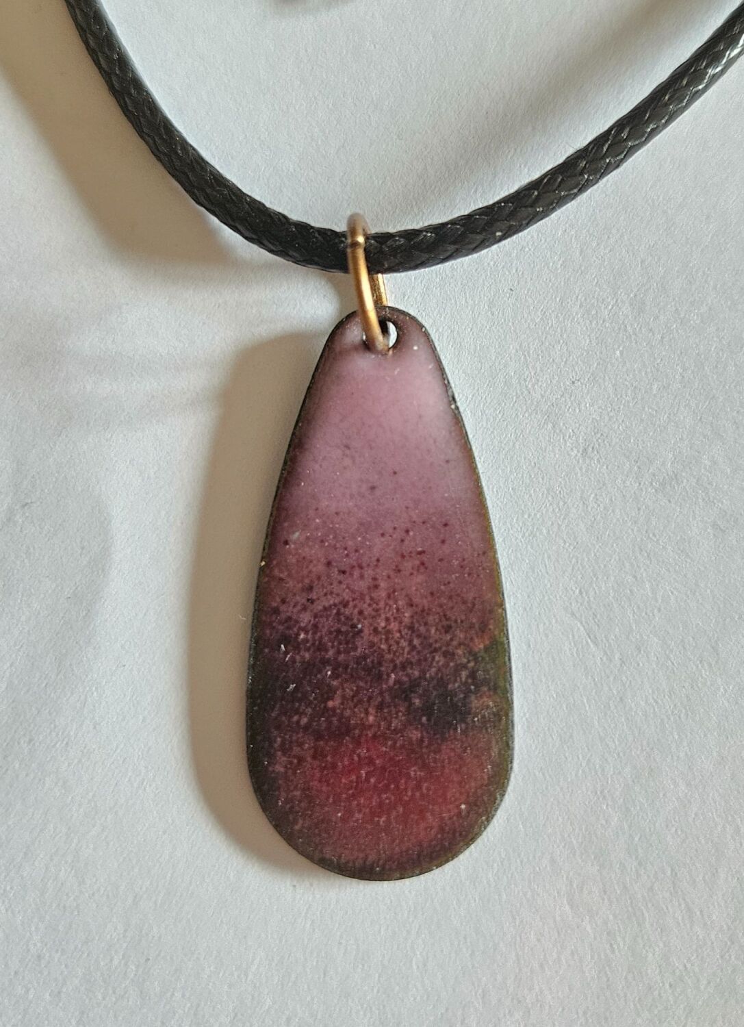 Deep pink fading through to pastel pink enamelled necklace