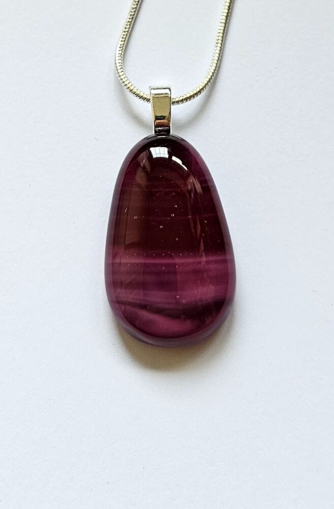 Cranberry ripple swirly small pendant