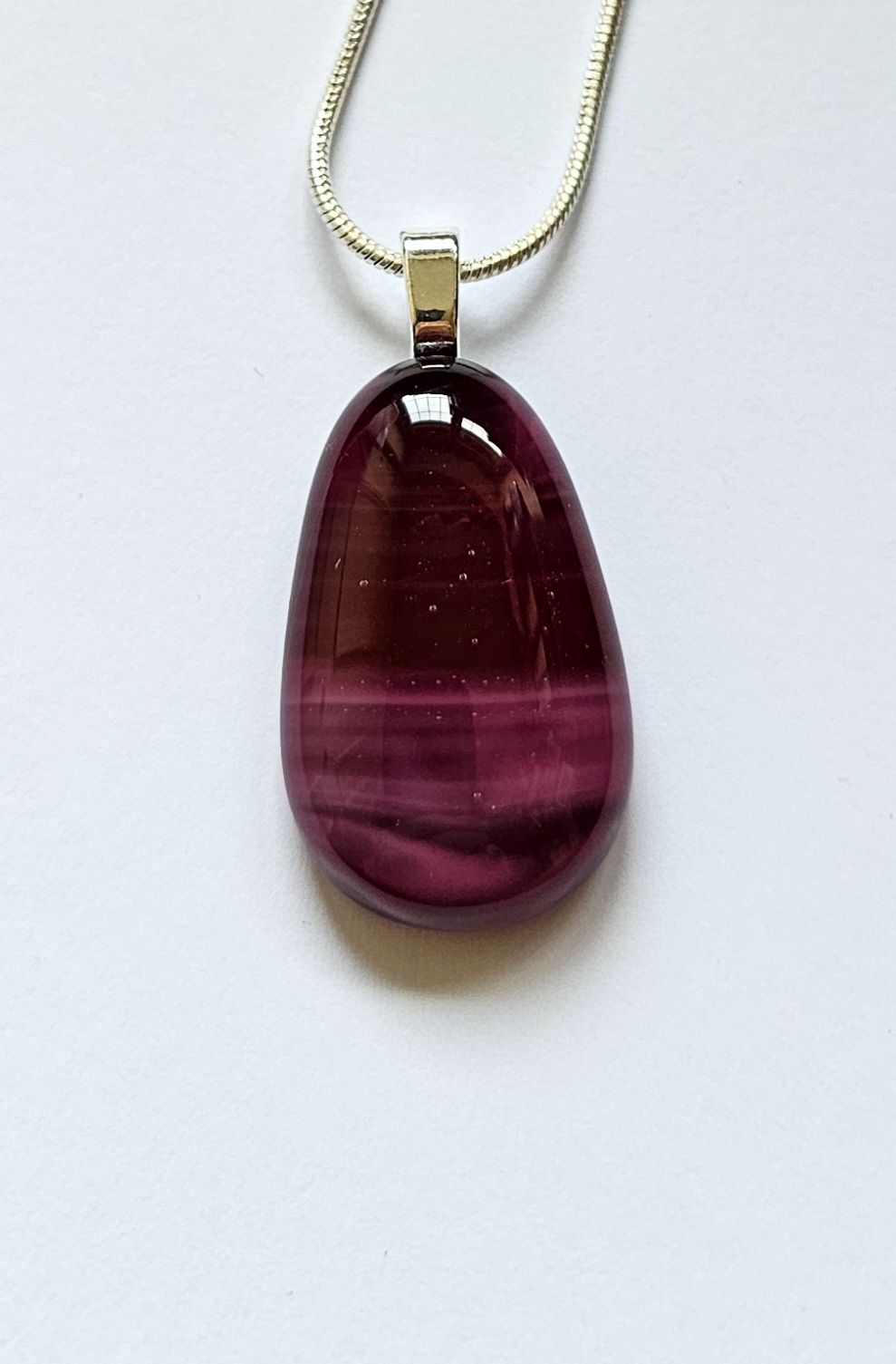 Cranberry ripple swirly small pendant
