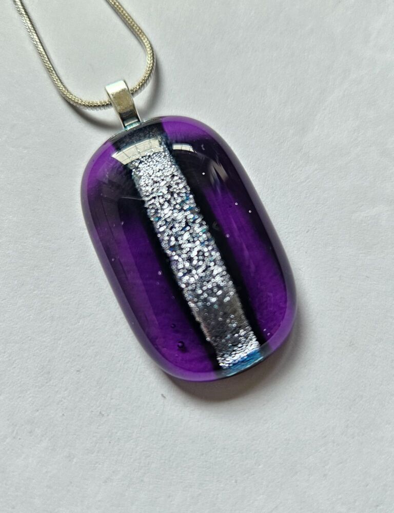 Dichroic stripe - Medium deep purple with silver sparkly stripe