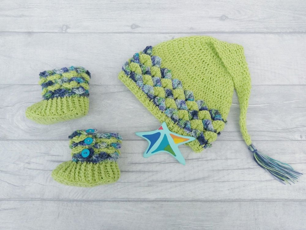6-12m pixie hat and booties set