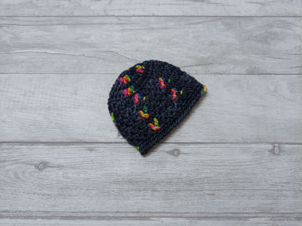 Small/prem baby hat | 5-6lb premmie hat | black & rainbow wool | handmade crochet hat