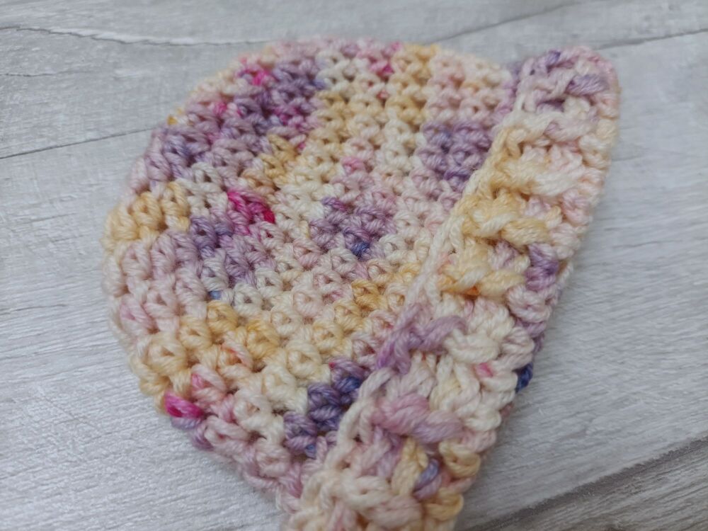 Premature baby hat | 3-4lb premmie hat | lilac/cream wool | handmade crochet hat with brim