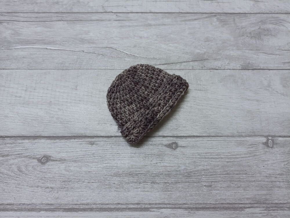 Premature baby hat | 3-4lb premmie hat | grey wool | handmade crochet hat with brim