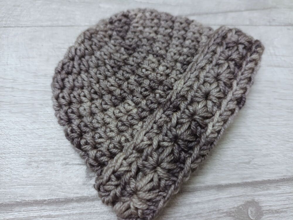 Premature baby hat | 3-4lb premmie hat | grey wool | handmade crochet hat with brim