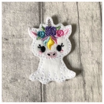 Sitting unicorn feltie