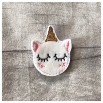 Sleeping unicorn feltie gold