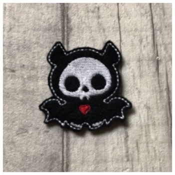 Skeleton bat feltie