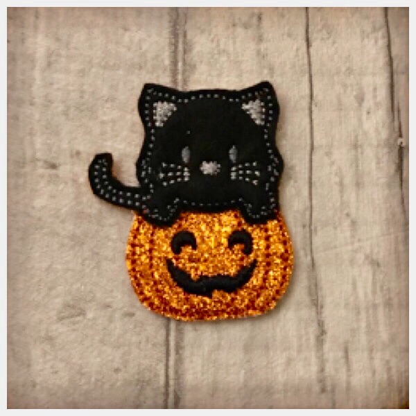 Cat on a pumpkin feltie