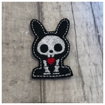 Skull bunny feltie