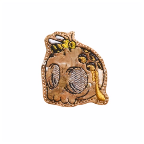 Honey Comb Skull Feltie