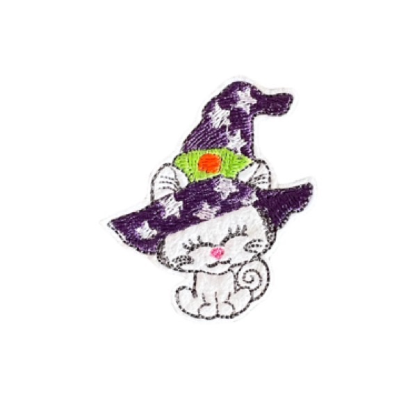 Witch cat feltie